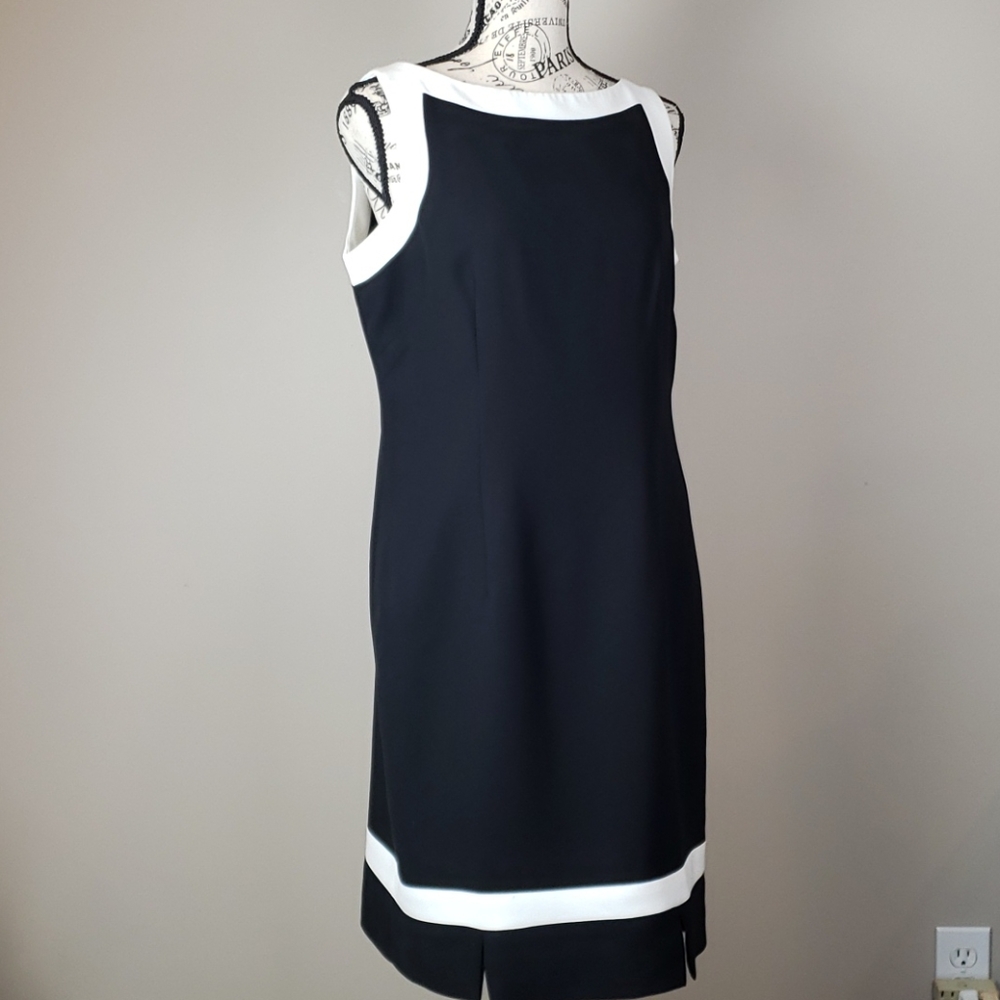 {Amanda Smith} Black and White Fitted Dress
